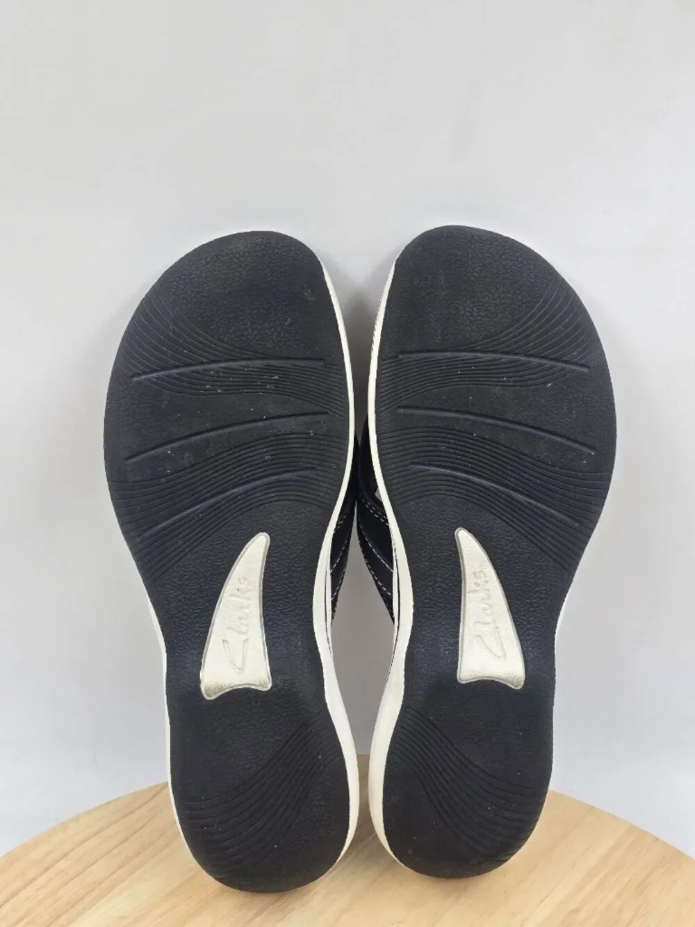Clarks Womens Breeze Sea By Cloudsteppers Slip On Thong Sandal Sz 8M